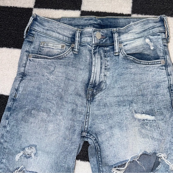 H&M - Light Wash Jean Pants - Picture 3 of 9